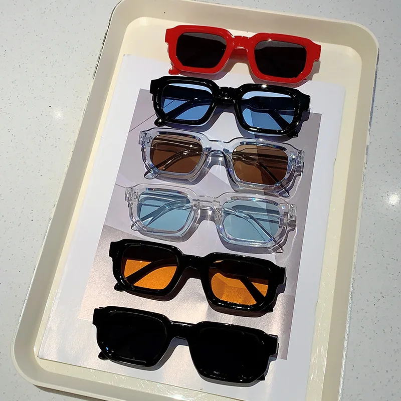 Vintage Fashion Enthusiasts - Lunettes de soleil vintage à monture