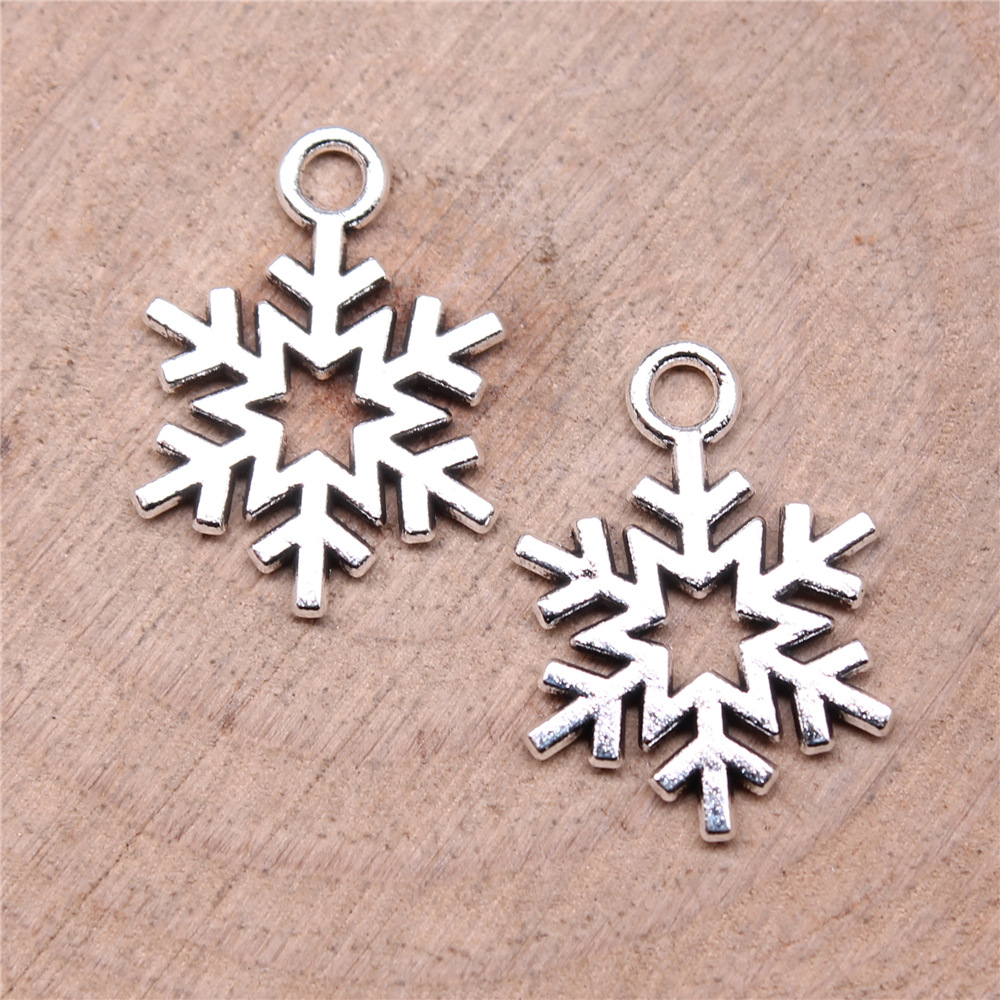 Vintage Fashion Stores - Breloques flocon de neige couleur argent